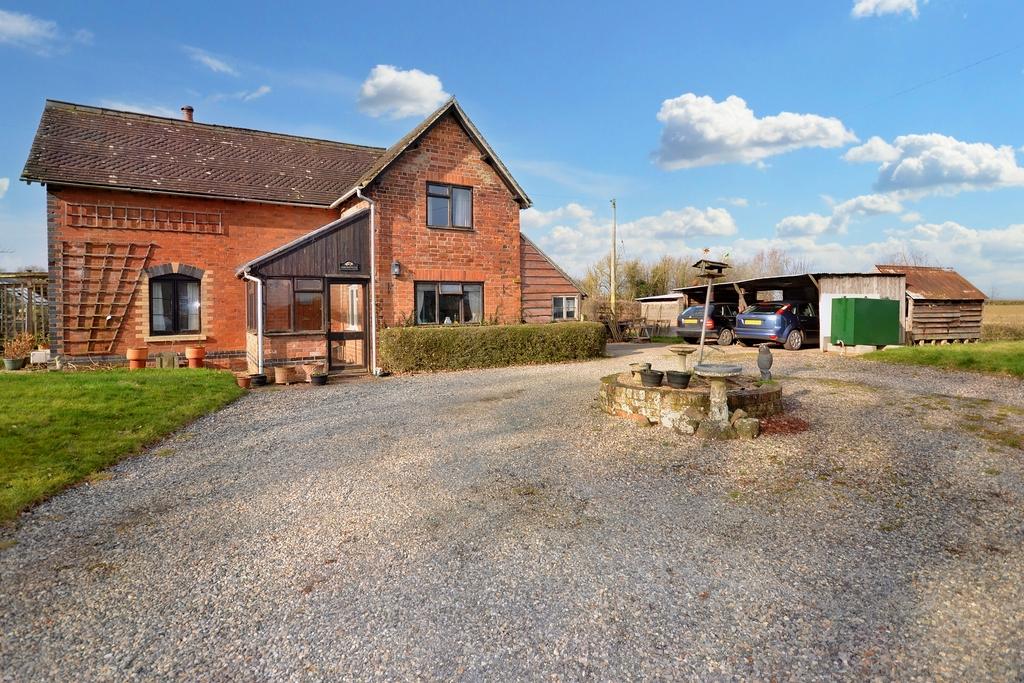Whitehall Lane, Rudford GL2 3 bed cottage for sale - £559,950: Davis Meade - Marshfield present this 3 bedroom cottage for sale in Whitehall Lane, Rudford GL2 onthemarket.com/details/130788… <--More #Gloucestershire #3Counties #EstateAgents