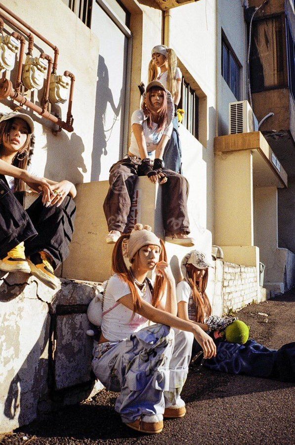 saintyjn's tweet photo. everybody gotta agree that this is one of newjeans best concept photos.
#뉴진스 #NewJeans https://t.co/wbXimkyJZX