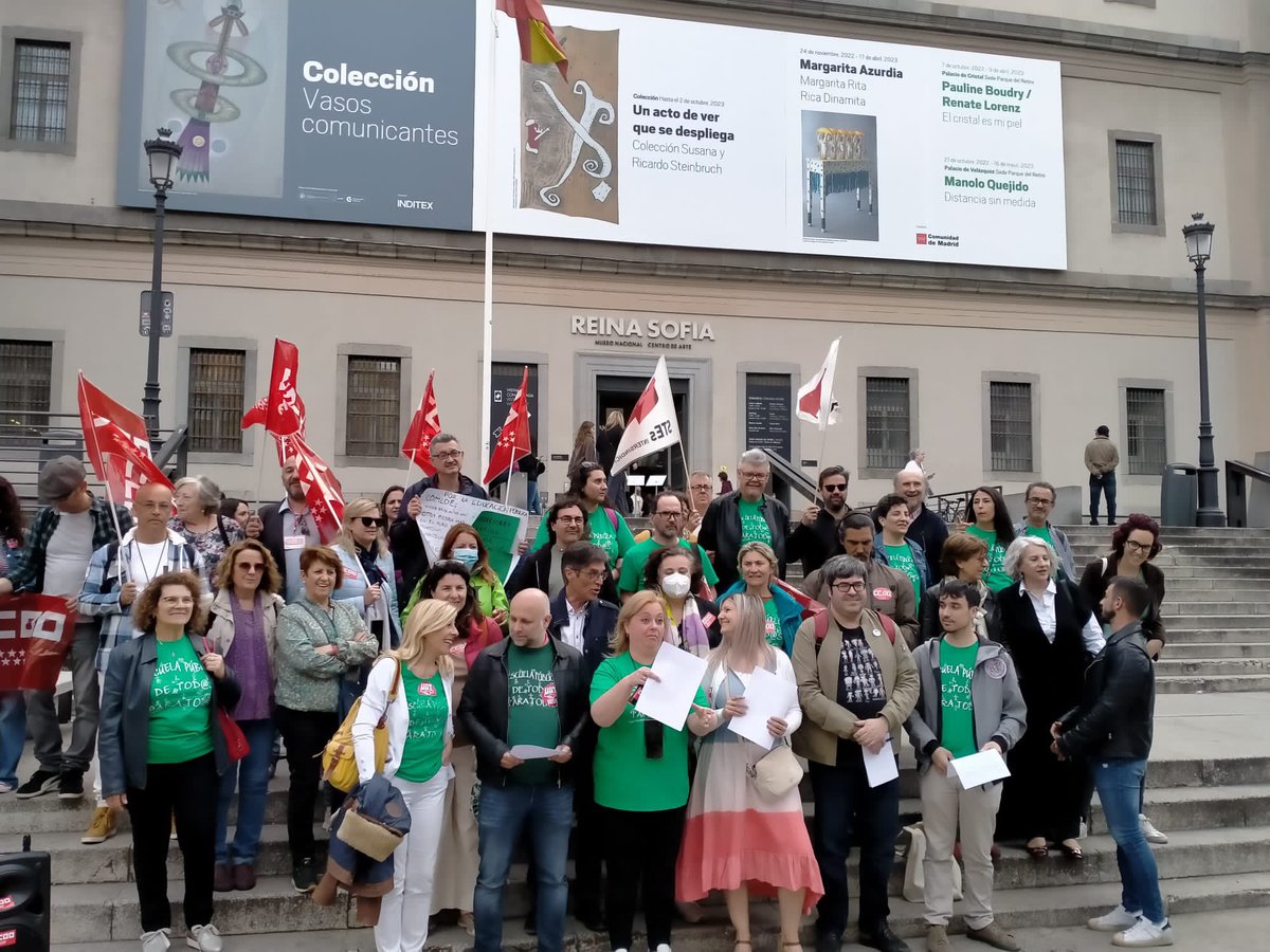 ugt_educamadrid's tweet photo. CONCENTRACIÓN LÚDICA POR LA ESCUELA PÚBLICA 

Los compañeros y compañeras de UGT Enseñanza Pública reivindicando una Escuela Pública de todos y todas https://t.co/XD2ZVbY5RE
