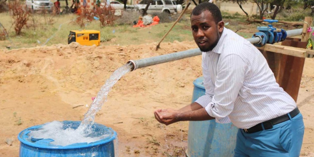 AfDB_Group's tweet photo. In #Somaliland, residents of Arabsiyo and Berbera celebrate a water and sanitation project that is delivering on the state’s vision of becoming a water-secured nation. Details on the project’s impact: https://t.co/iSOekI3X4L #ImproveQoL https://t.co/VDT2fWzgpx
