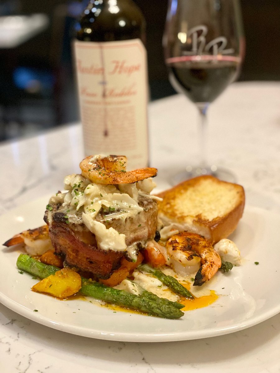 TheRouxpour's tweet photo. Ready for a flavor adventure?
#SteakNight #AustinHope #WineWednesday #WineandDine #LandandSea #SurfandTurf #SeafoodLover #HoustonFoodies #HoustonDining #HoustonRestaurants https://t.co/0yhqYFuziE