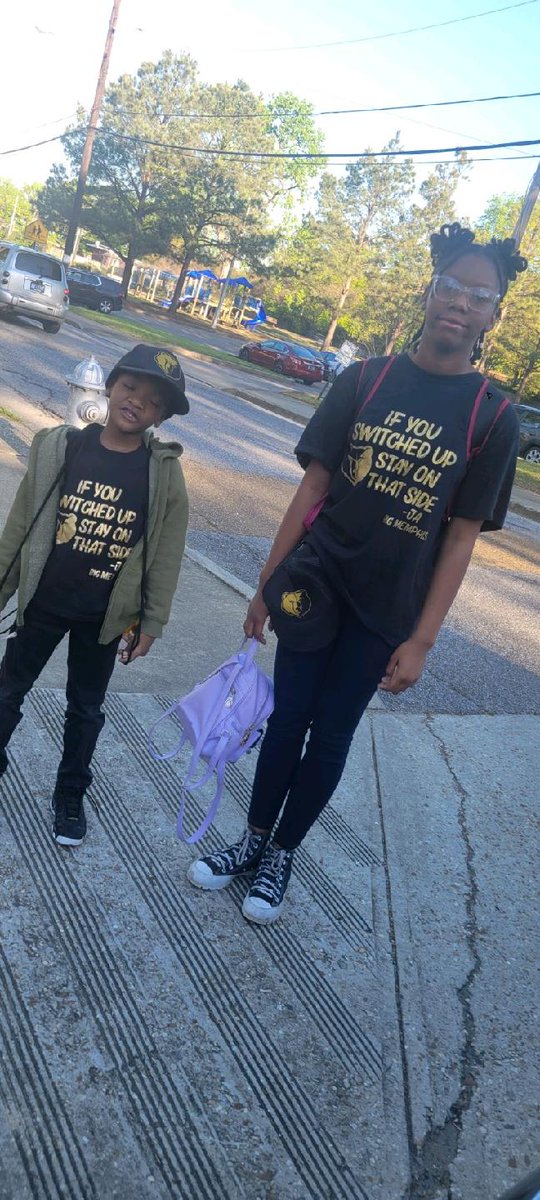 LovesWinsEvery1's tweet photo. @memgrizz @FedExForum @JaMorant @MainStMemphis @dillonbrooks24 @GrizzliesPR @grindcitymedia  Bruce elementary Bellevue Middle Grizz day.. Now put that on yo jumbo Tron.We Love the grizzlies #BigMemphis https://t.co/gJObrhZHaF