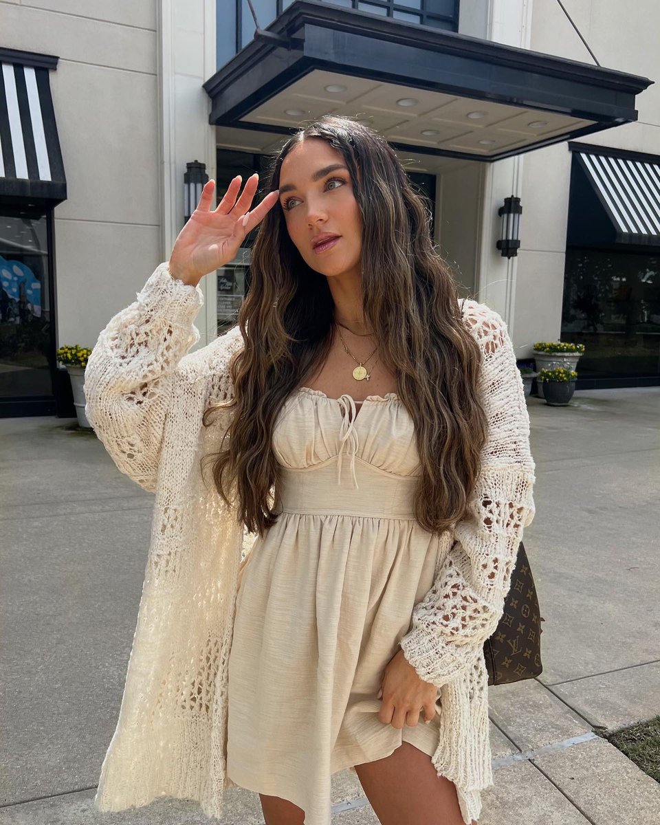 lulusdotcom's tweet image. the @lulus Darling Days Mini Dress has pockets? say less 😍 #lovelulus #lulusambassador #springdress #springfashion
📸: instagram.com/savrosee