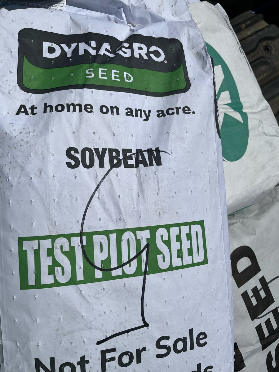 Nutrien_TNWKY's tweet photo. Our Dyna-Gro full season soybean plot in winter cover crop was planted yesterday at the Innovation Farm in Hopkinsville! We are excited to learn from this trial and provide that data to our customers to better serve their needs. #plant23 https://t.co/AKajOkhFjo