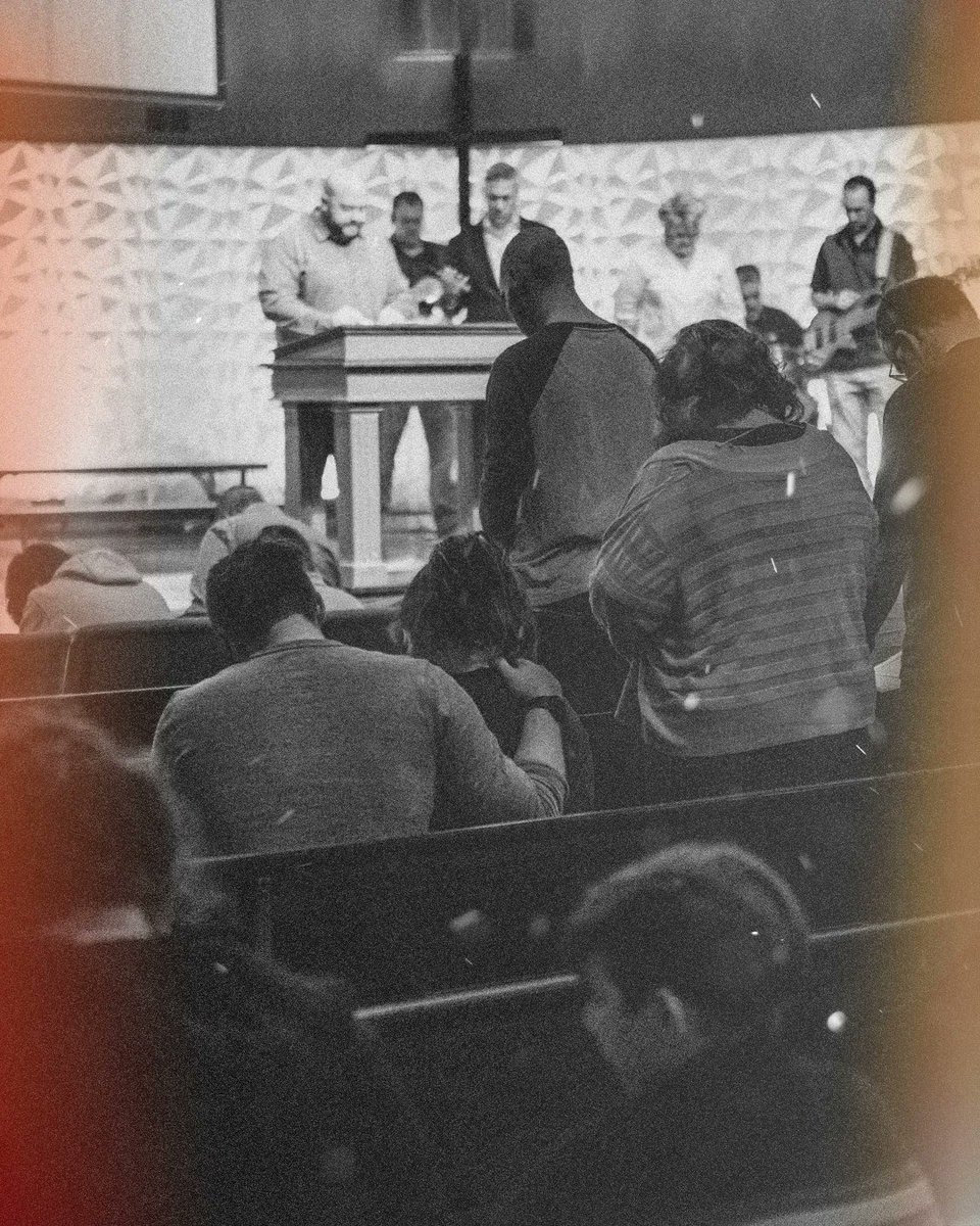 fcfamilykc's tweet photo. Because of the power found in the resurection still today, anything is possible. Bring your greatest burden this Sunday as we enter into 21 days of prayer. We will seek Gods hand for you. #fcsundays #fctogether https://t.co/ht3byAf7Pk