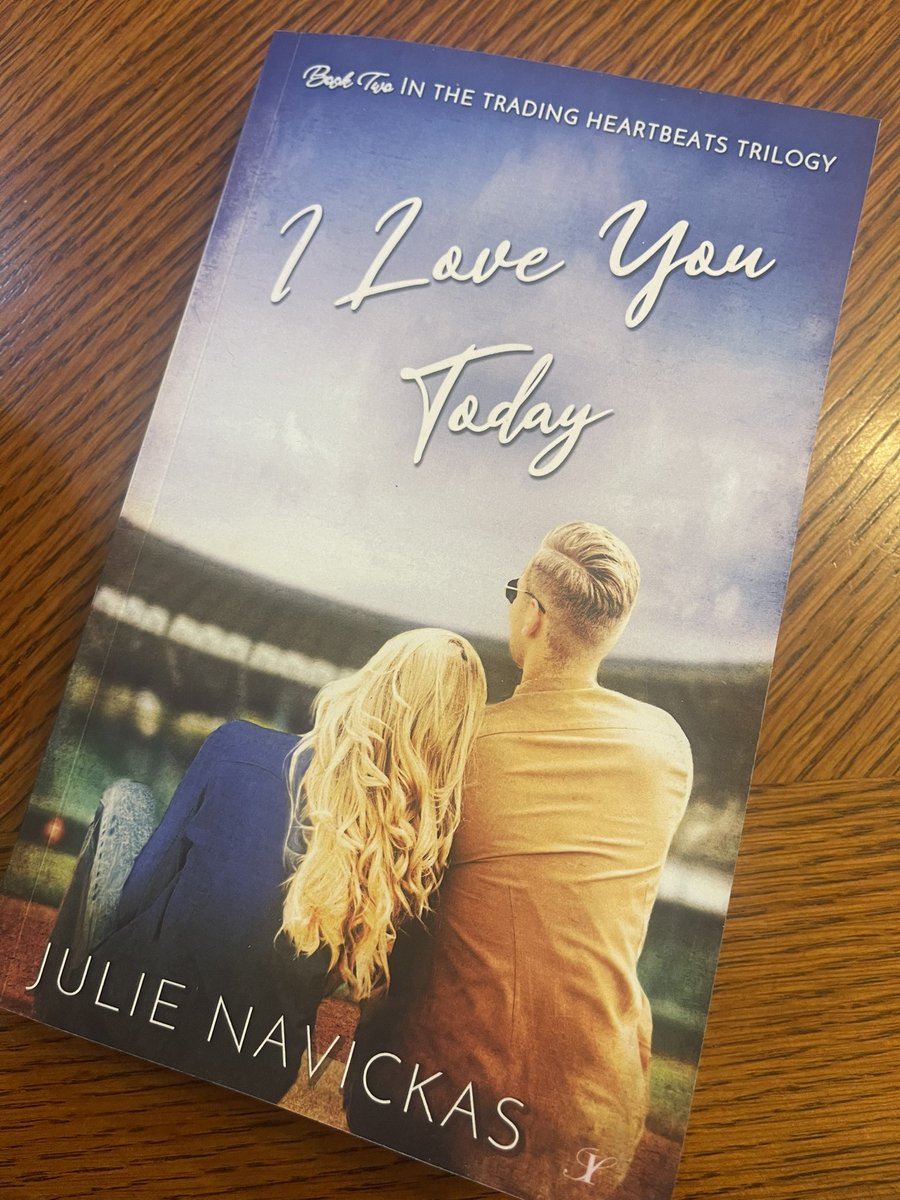 Loved this little romance too @JulieNavickas 

Well written. Melrose place vibes. Nicely done!