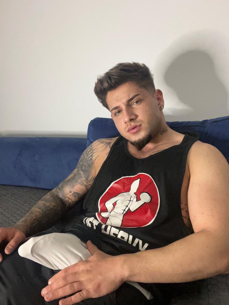 hunk italian on Twitter: "RT if you like Italian boys ♥️ #fitness http