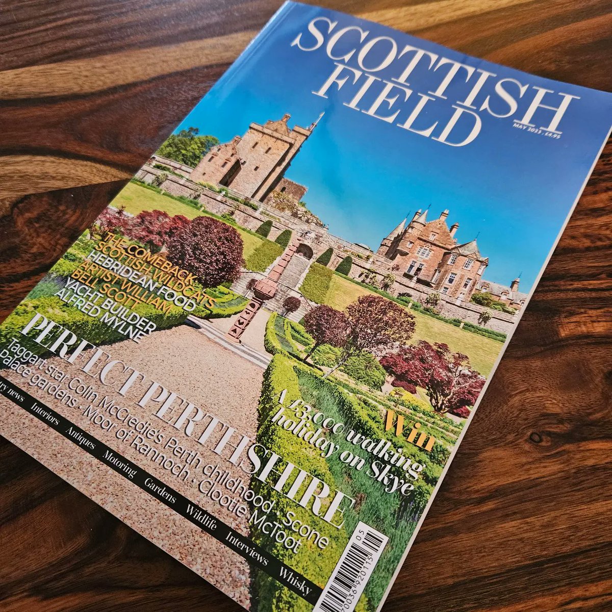 Afternoon coffee reading the restaurant review in this months <a href="/ScottishField/">Scottish Field</a>

"Splendid Isolation" 
Sounds like a great wee restaurant to visit!

#moorofrannoch #restaurantwithrooms #restaurantreview  #perthshire #scotland