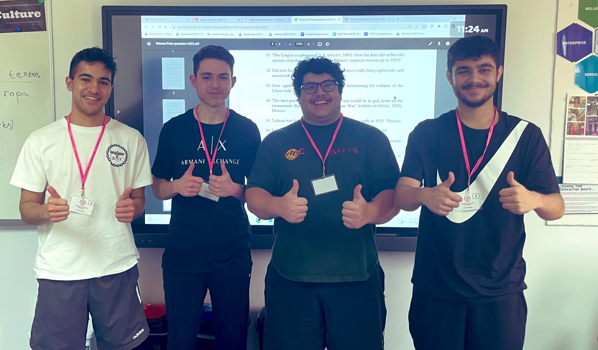 Four of our finest History alumni passed by our History Society meeting this week to share their experiences. Great to see you! 😀😀😀 #StChrisAlumni #StChrisHistory #StChrisSenior