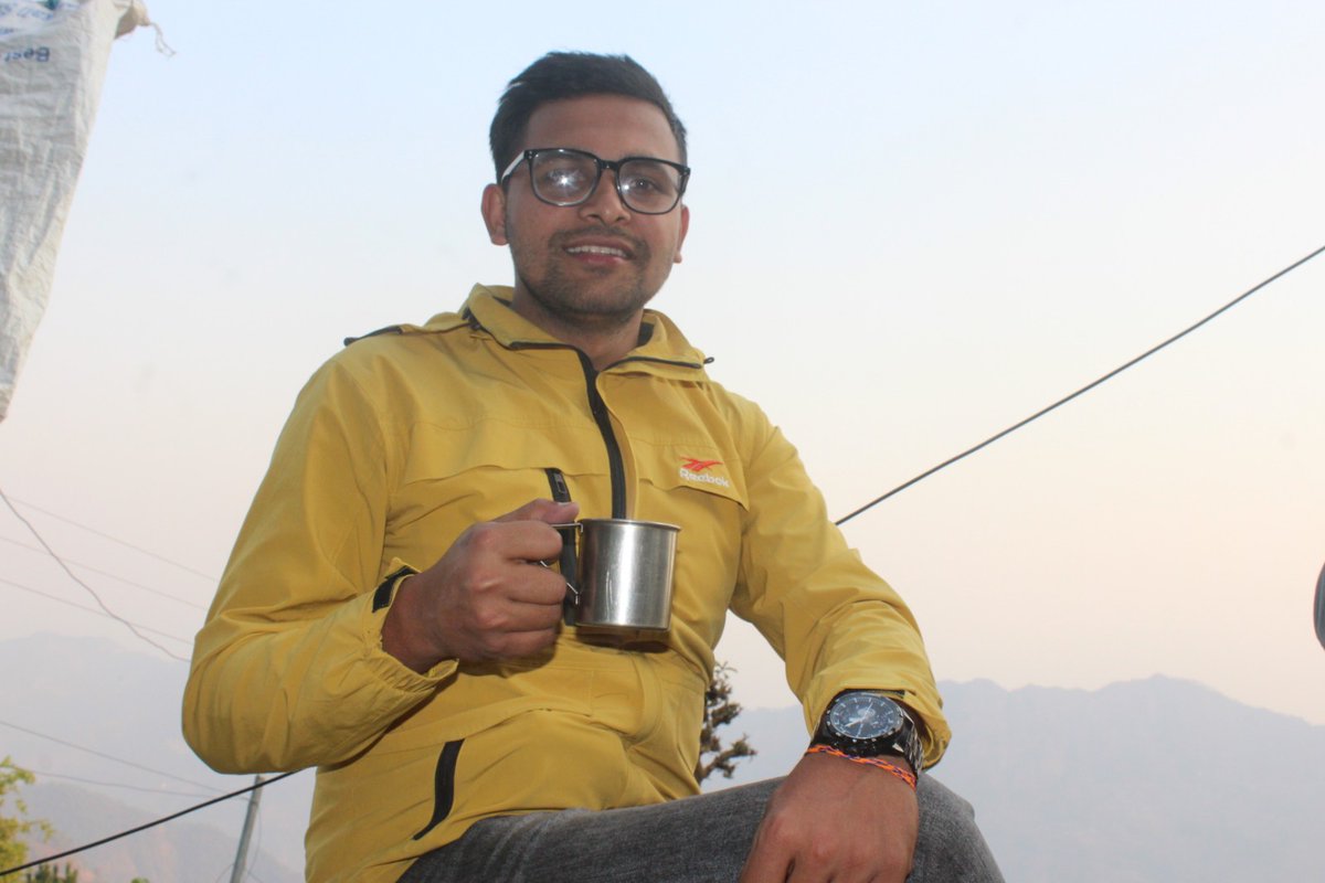 madhuneupane9's tweet photo. 2080 सालमा त
मैले पनि एकजना
गलफ्रेण्ड भेट्छु होला
नि है ।।।।
#pidit
#happy new year https://t.co/d0roaQHcrP