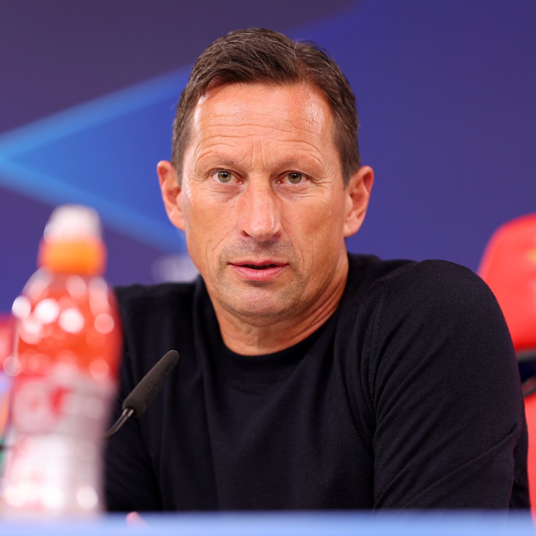 futebolnoventa's tweet photo. Schmidt e Benfica indignaram italianos: não deixaram fazer perguntas na conferência

#SLBenfica #Roger #Schmidt https://t.co/xxrX3o8DB8