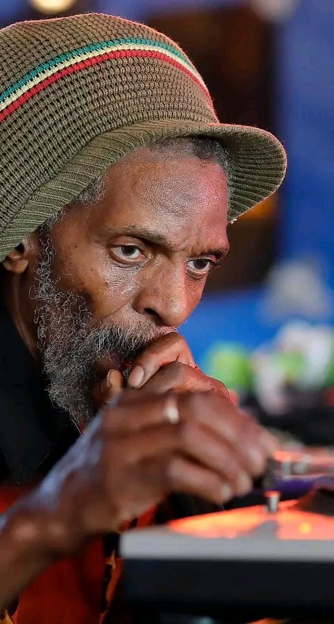 Jah_Ciple's tweet photo. Shattered at the devastating news of The Zulu warrior aka Clues, Jah Shaka's demise this morning as a result of heart attack. 

His important to the contemporary roots reggae scene worldwide simply cannot be overstated. He was a continuing inspiration to everyone. https://t.co/k02qPRjoWw