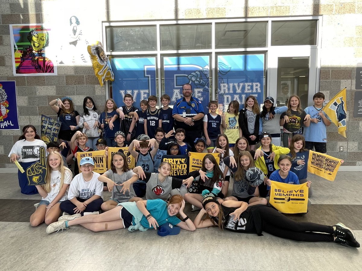 Officer Carter and 5th Grade. #BigMemphis <a href="/memgrizz/">Memphis Grizzlies</a> <a href="/gmsdk12/">Germantown MSD</a> <a href="/WeAreRiverdale/">Riverdale Elementary</a>