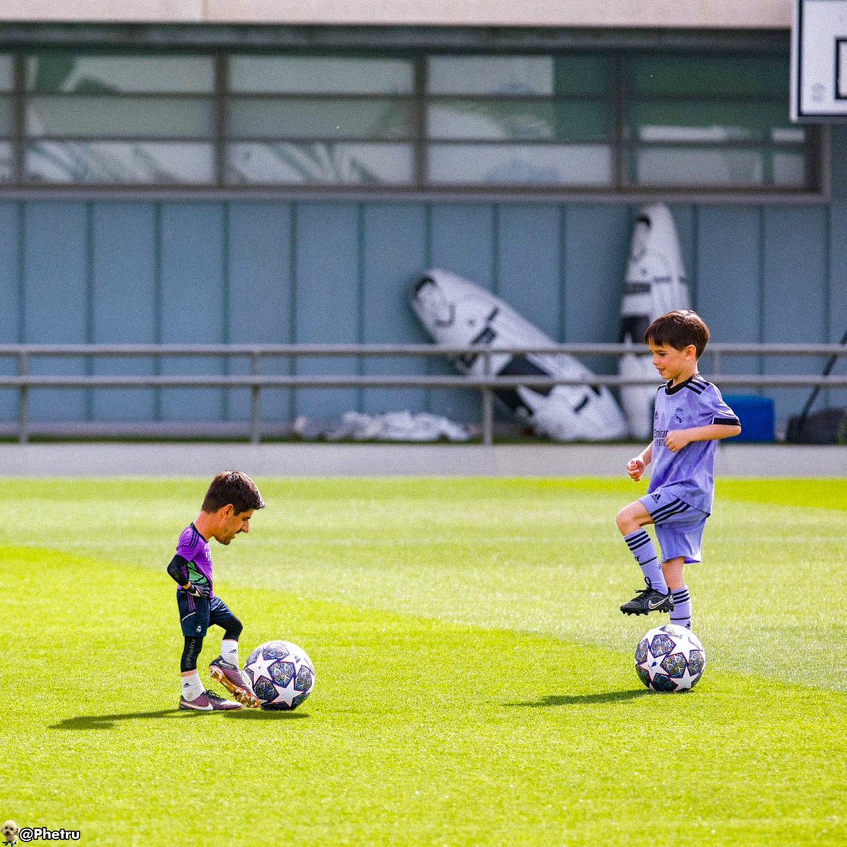 🦒 &amp; 👦🏻

#phetru