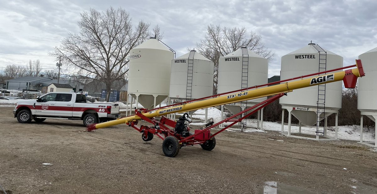 Spring has showed up the last couple days…as well as some Westfield augers!
<a href="/AgGrowthIntl/">AGI</a> <a href="/Gillian204/">Gillian Dinwoodie</a> <a href="/tedmoir/">Ted Moir</a> #equipit
