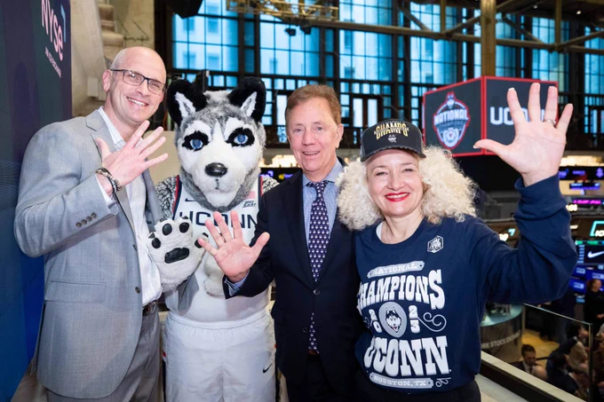 Dan Hurley, Jonathan the Mascot, Governor Lamont, and President Maric at the NYSE