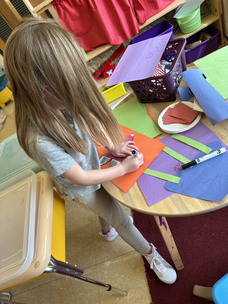 LaurenToffel's tweet photo. Spring is in the air in room 206. Beginning our garden unit and learning about flowers, vegetables and fruits! We can’t wait to see how our seeds grow! #rm206 #jmfeclc #TogetherWeCan https://t.co/sV5iKRxb0E
