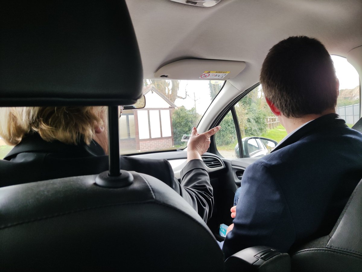 T_Houssin's tweet photo. 🏛️ Il y a quelques jours, je suis venu à la rencontre de Dominique Desjardins, Maire de la charmante commune de #Rouvray.
Projets de la commune, visite du village et échanges autour de différents sujets locaux auront été à l'ordre du jour. https://t.co/Nvs1m7dcPW