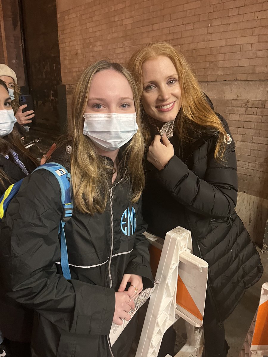 watermelEM's tweet photo. one week ago, I had the opportunity to meet this amazing woman. She took her time to greet everyone, despite the fact that it was getting very late, &amp; she had just performed in 2 shows. Thank you @jes_chastain for being so genuine, &amp; thank you for being you. I’m forever grateful https://t.co/3aoLJkWKiM