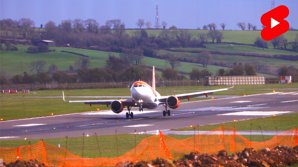 New #Shorts 👉⏯️ youtube.com/shorts/yKiPOCZ… 🎥🌪️ Spent a few hours filming at Bristol Airport this lunchtime in #StormNoa - didn't catch anything too crazy (unlike @BigJetTVLIVE at LHR! 😅) but thought this clip was atleast worth a shorts. Enjoy! 😀🛬 #AvGeek #BristolAirport