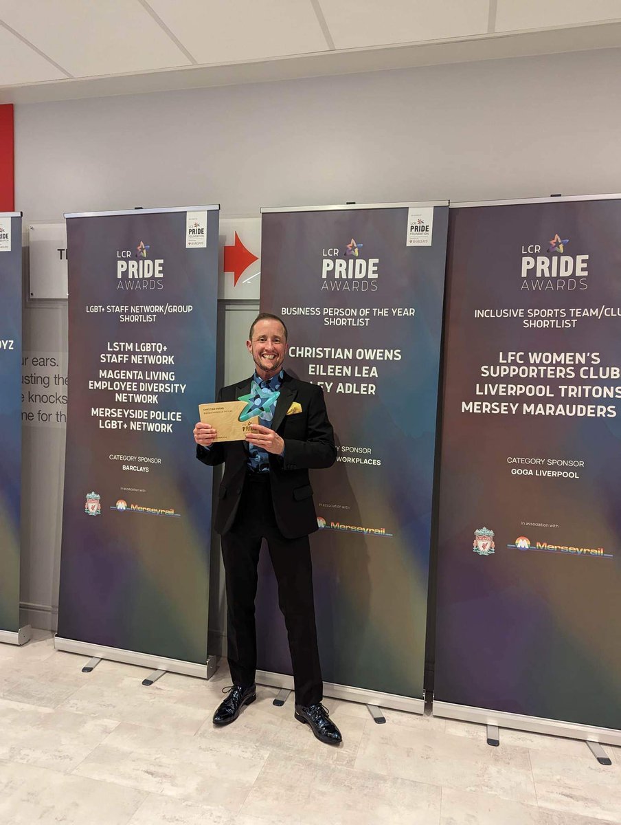 genderspaceuk's tweet photo. Thank you so much! I absolutely loved wearing your amazing pocket square @LCRPride Awards. The quote sums up my journey perfectly to becoming my true authentic self 🏳️⚧️🏳️🌈@SeidenArt #todefineistolimit #oscarwilde #transisbeautiful #lcrprideawards #LGBTQ https://t.co/K0BOzbfalr
