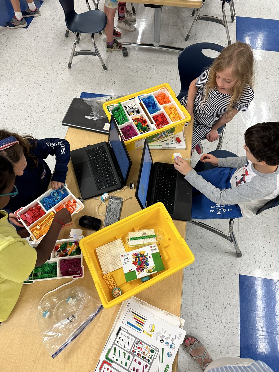 Lchami2's tweet photo. 3rd grade Lego SPIKE steam learning! @fcpsaap @haycockcougar https://t.co/AAn11H7h4Z