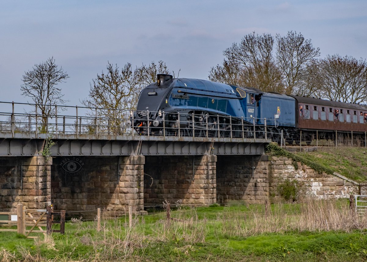 NeilTorr's tweet photo. Enjoyed a couple of short visits over the weekend to @N_V_R  Wansford to see 60007 Sir Nigel Gresley hard at work #sirnigelgresley #sirnigelgresleylocomotivetrust #heritagerailway #a4pacific #nvr #nenevalleyrailway #steam #steamlocomotive https://t.co/xePgWb4siX