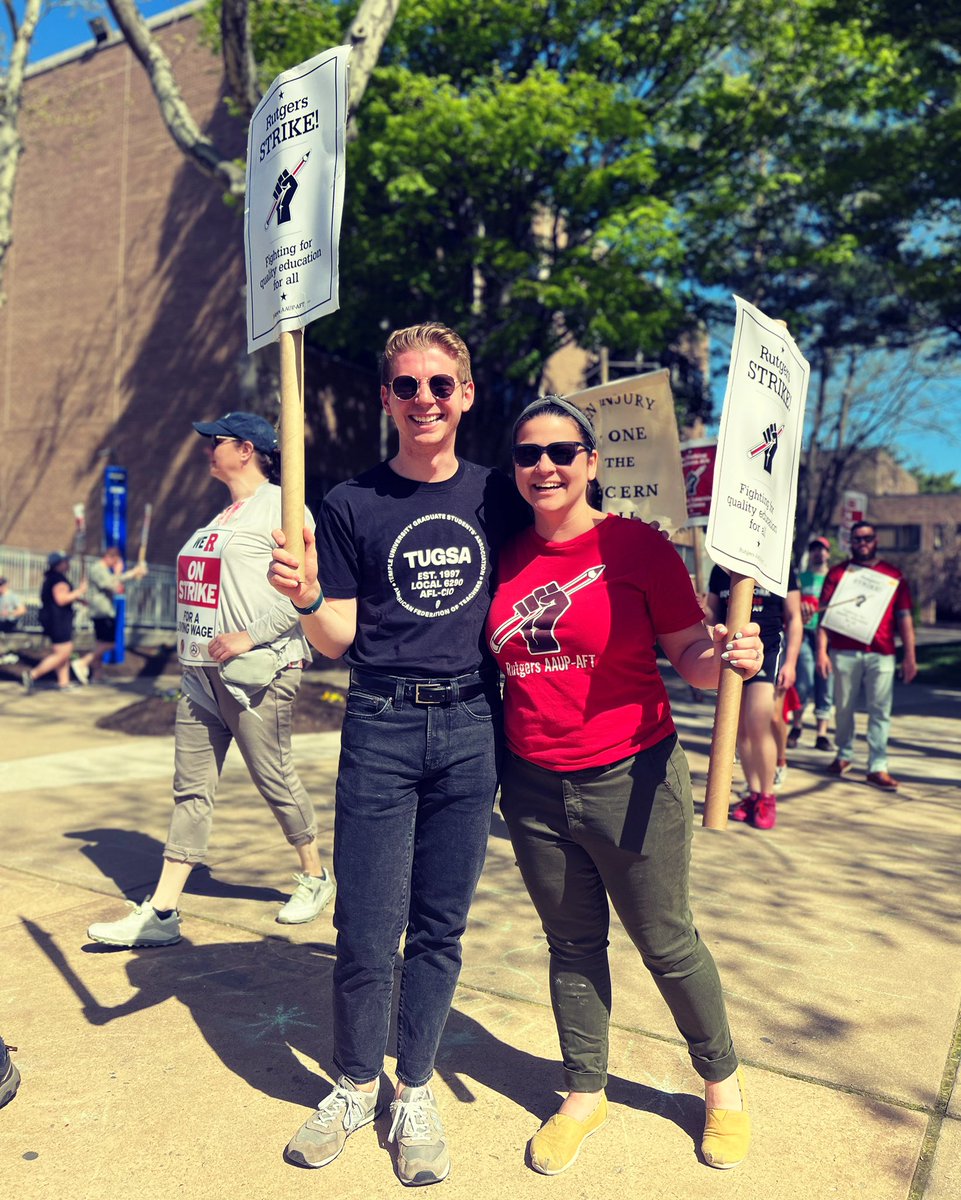 TFW your former student, now a proud <a href="/TUGSA_6290/">TUGSA</a> member, joins you on the picket line in Camden. #solidarity forever <a href="/r1coalition/">r1coalition</a> <a href="/ruaaup/">Rutgers AAUP-AFT Academic Worker Union</a> <a href="/ruaaup_ptl/">Rutgers Adjunct Faculty Union</a> #FairContractNow #RUonStrike