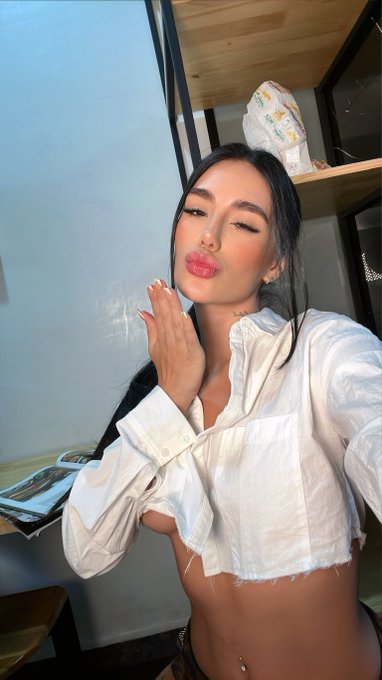 Besitos ? https://t.co/0yTElpjt2k