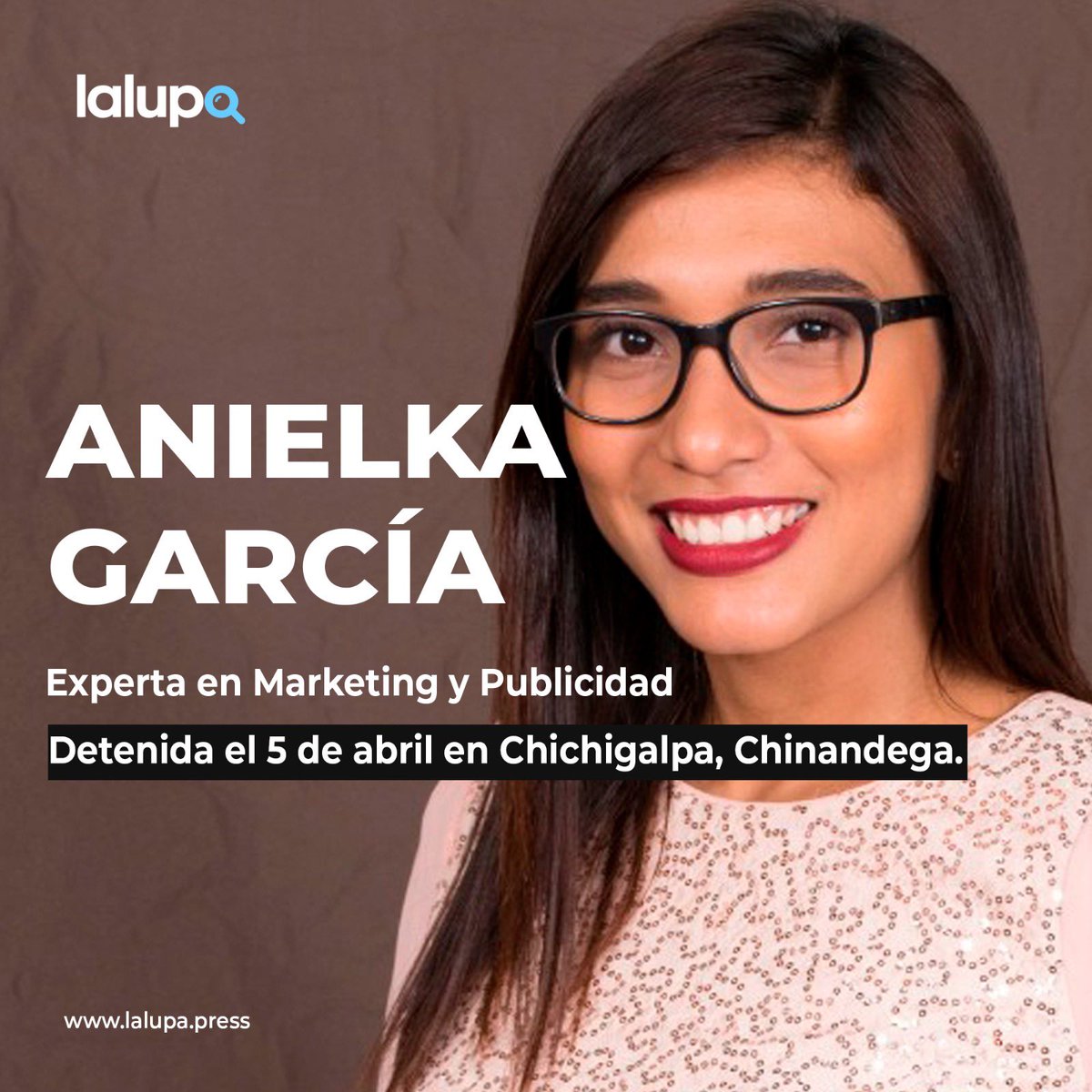 #PresaPolítica | Anielka García, experta en Marketing y Publicidad, fue detenida el 5 de abril en #Chichigalpa, #Chinandega, luego que publicó en su redes sociales imágenes de una camiseta alusiva a la Rebelión de Abril.

lalupa.press/olesia-munoz-y…
