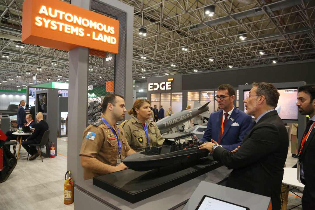 _edgegroup's tweet photo. With 35% of our #LeadingEDGE US$ 5B order intake in 2022 stemming from international exports, and a global footprint in 30 countries across five continents, we are continuing to strengthen our sovereign capabilities with exports in mind.
#LAAD2023 #BeyondPossibilities https://t.co/zvuc2YEEQR