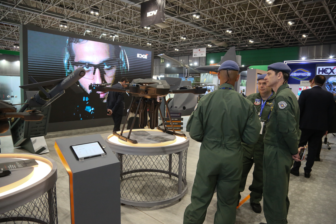 _edgegroup's tweet photo. With 35% of our #LeadingEDGE US$ 5B order intake in 2022 stemming from international exports, and a global footprint in 30 countries across five continents, we are continuing to strengthen our sovereign capabilities with exports in mind.
#LAAD2023 #BeyondPossibilities https://t.co/zvuc2YEEQR