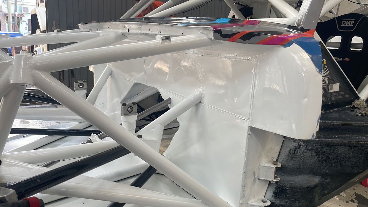 Decidimos en conjunto con el equipo no ir a Calafate, por que teníamos trabajos por hacer. El <a href="/giavedonisport/">GiavedoniSport</a> está haciendo un gran trabajo que ya se vio en la carrera de La Pampa. 
Aprovechar el tiempo también para hacer una prueba y todos los trabajos sean ensayados.