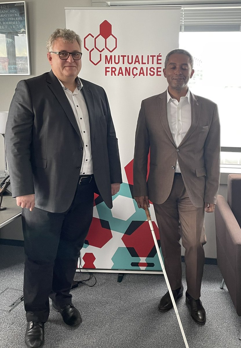 Heureux d’avoir échangé avec <a href="/PO_VARIOT/">Pierre Olivier Variot</a> président de <a href="/USPO_Pharmacies/">USPO - Pharmaciens d’Officine</a> sur les enjeux des soins de premiers recours. 
Le pharmacien est un acteur clé
en proximité, pour la prévention, le conseil et l’accompagnement des patients. 

#santé #prévention