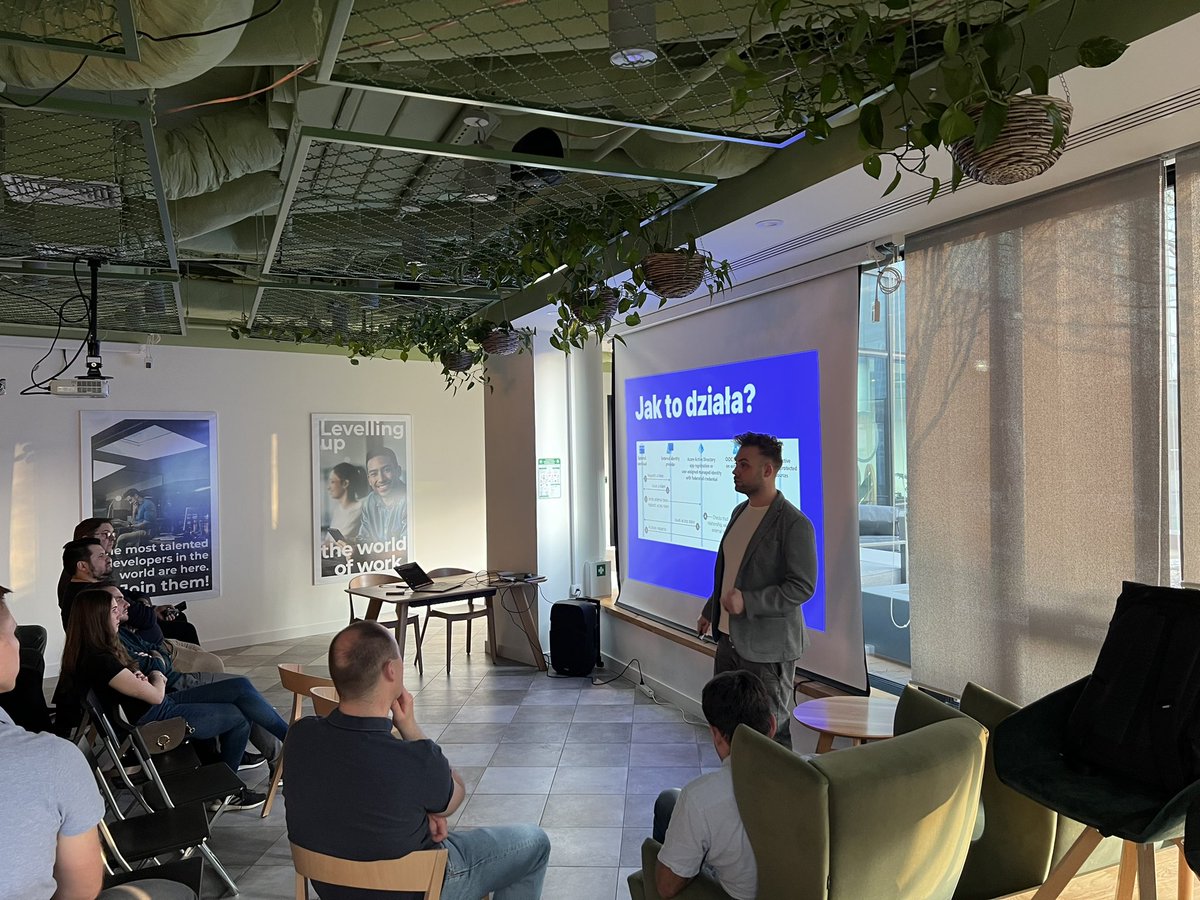 Tomasz Wisniewski tweet media