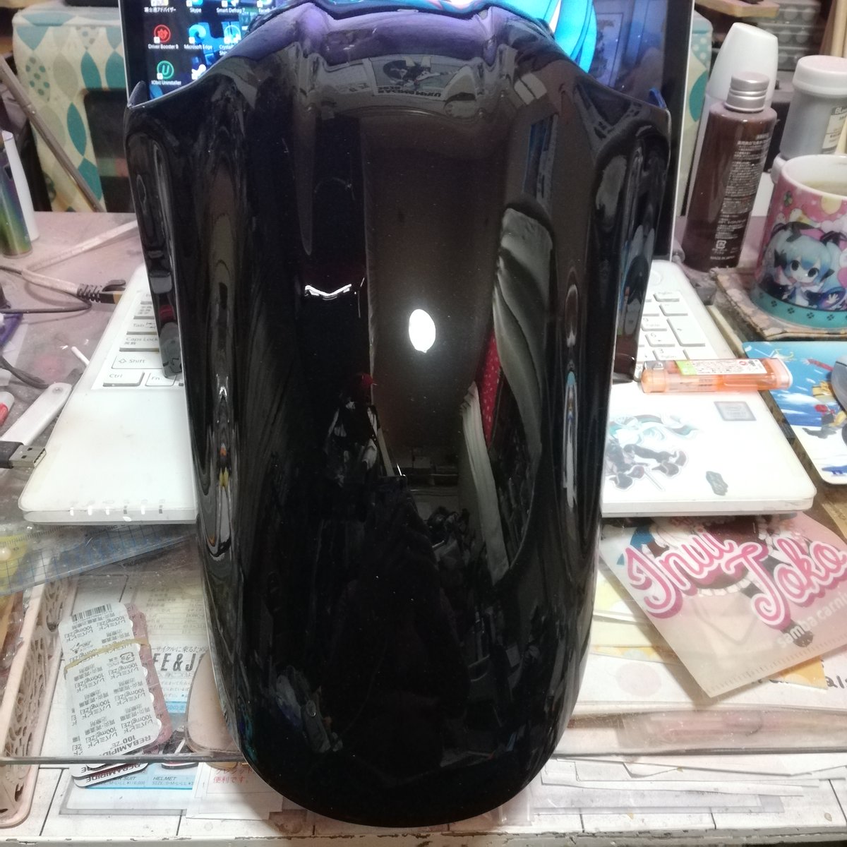 mamemimuaoi's tweet photo. とりあえず塗装が終わったフロントフェンダー。
割れ欠け欠損が有ったけど完璧な補修。
#PC35 https://t.co/dtl3mO0noG
