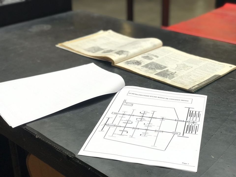 R0bertAndrew's tweet photo. Séance de Tp atelier ce mercredi pour les élèves de Bac pro motocycle...Après une seconde bac pro MV, avec les trois options de la famille de métier (VP, VTR, MC), les élèves choisissent une spécialité pour la première et la terminale Bac pro.
#bacpromv #motocycle #lycéelavoisier https://t.co/pVx98NSMKb