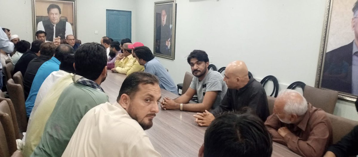 SameerBabbar110's tweet photo. Today held meeting of PTI Safoora Town with President Pakistan Tehreek e Insaf Karachi Aftab Ahmed Siddiqui &amp; General Secretary Karachi Arsalan Taj
#PTIOfficial #NA242 #PS100 #SafooraTown #Sachal https://t.co/UvoxVQyJej