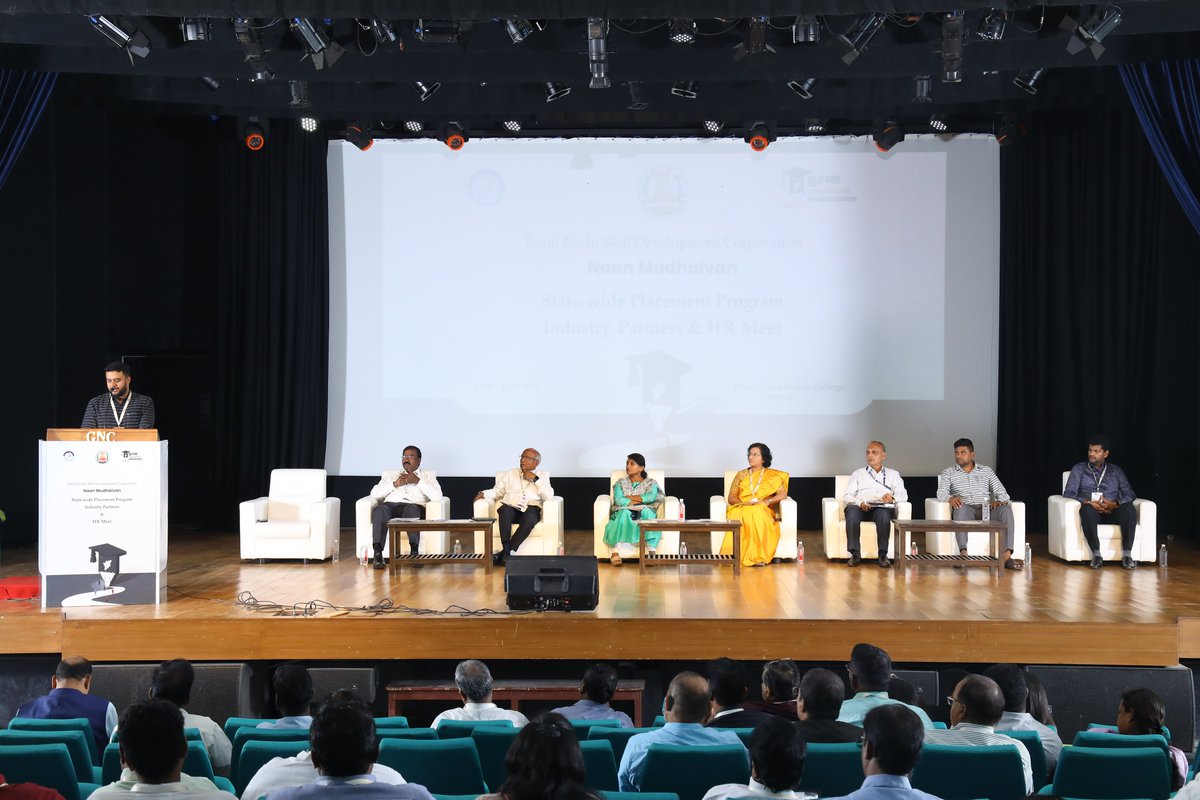 naan_mudhalvan's tweet photo. As part of the Naan Mudhalvan State-wide Placement Program, We held an industry partners and HR meet, where we oriented the HR officers and representatives from various sectors with our goals and objectives for the program.
#naanmudhalvan #tnsdc #placementprogram #hrmeet #hr https://t.co/lW3nUg5dQv