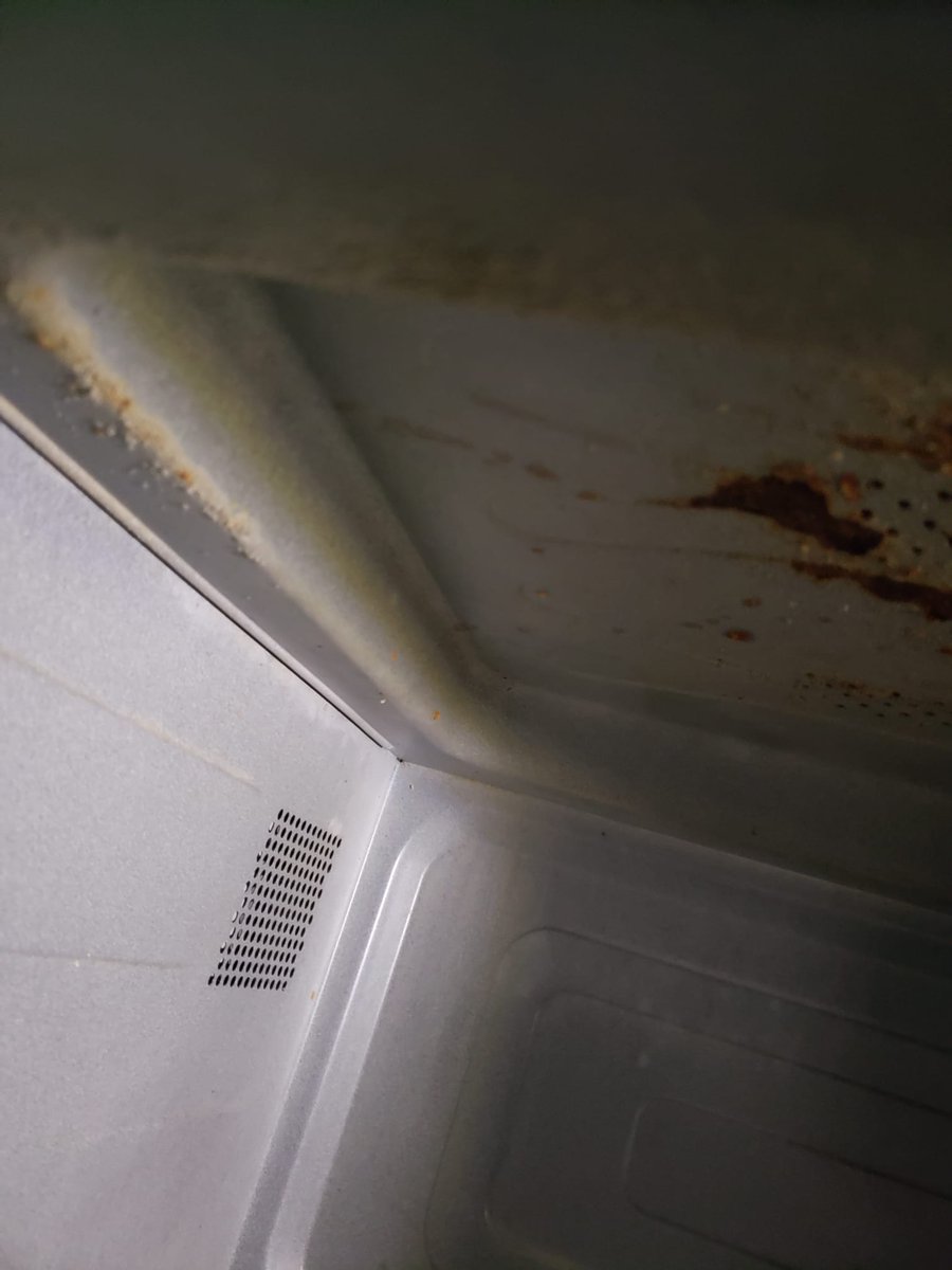 TogaraseiC's tweet photo. @PanasonicUK I'm shocked by the state of my microwave. I thought your products would be better quality than this - only had it for about 3 years (quite a bit less than my previous one). https://t.co/nxXuLY1XdQ