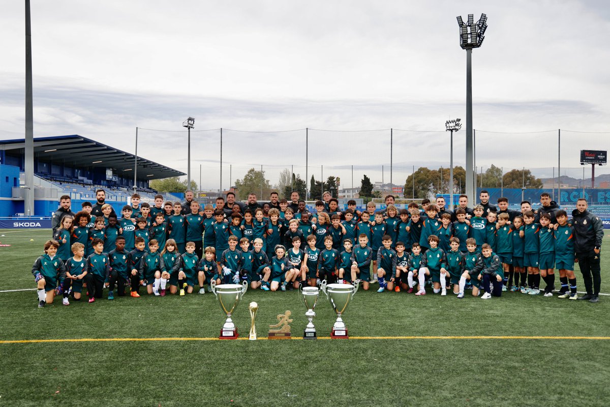 Repòker per Setmana Santa 🏆🏆🏆🏆🏆
💙 𝐋𝐀𝟐𝟏, en plena forma #RCDE