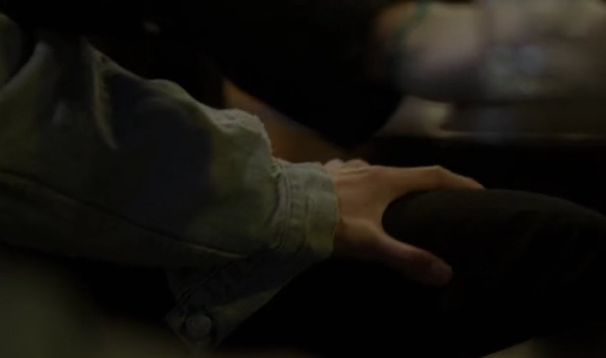 Dramas4thewin's tweet photo. The attention to detail and the raw portrayal of guilt, comfort, and desire in #TheEighthSense is so intimately shot that it leaves no room for anything except feels. There's this idea that bad things can't possibly keep happening to the same person, that there+ #여덟번째감각 https://t.co/YG6poKpK8g