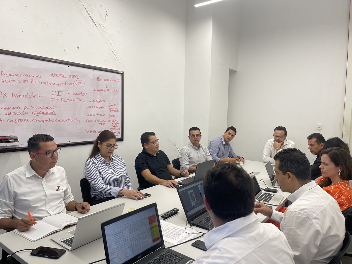 CesarCamiloHern's tweet photo. En Consejo Metropolitano de Planificación del AMB con los secretarios de Planeación de @AlcaldiaBGA, @Alcaldiafblanca, @AlcaldiaGiron, @alcpiedecuesta y @GobdeSantander hicimos revisión excepcional del
Plan de Ordenamiento Territorial de #Bucaramanga. https://t.co/zAUrdeLvRL
