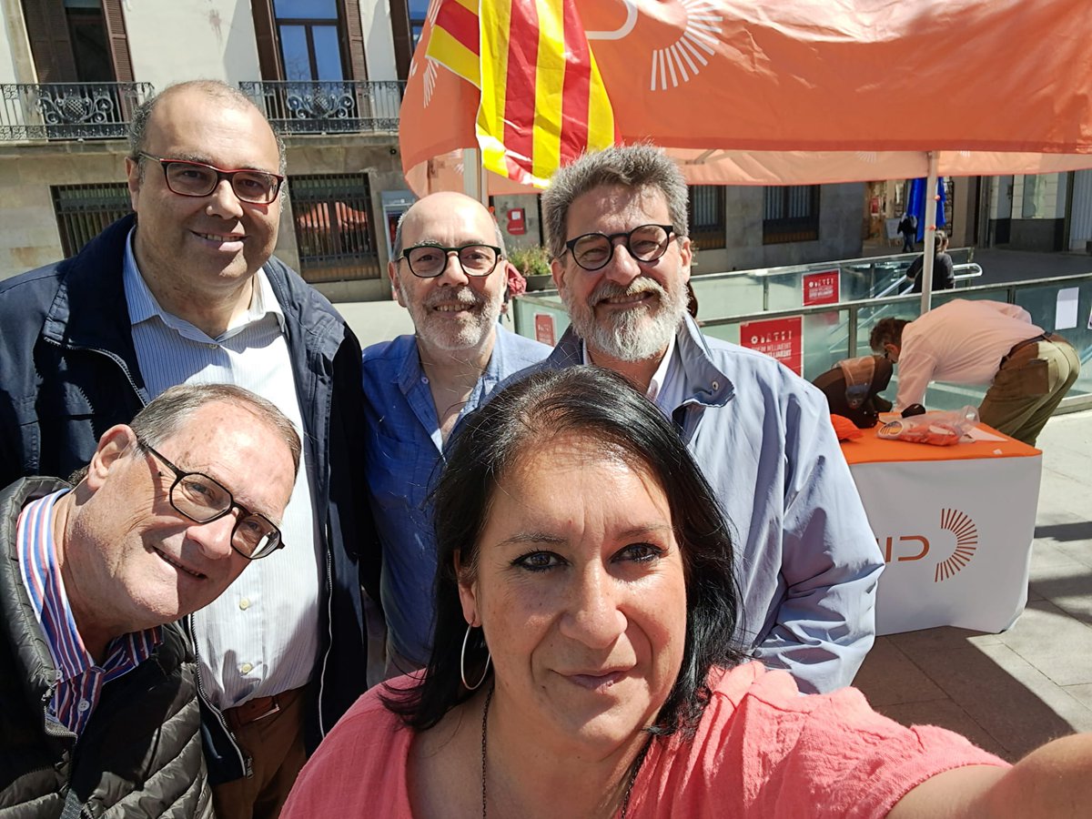 ttregalacticreg's tweet photo. @KytesurfCat Después sus acólitos me machacan cuando pongo fotos de nuestras carpas, que somos 4 dicen . Chuparos esa, somos más de 4 gatos jajajaja https://t.co/TtuwFaMYev