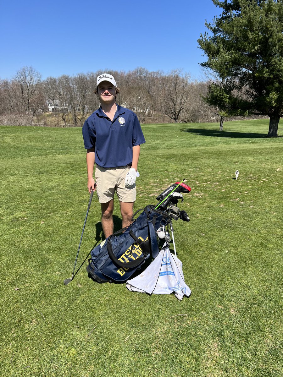 Opening day at The Greater Kalamazoo Invitational. Go Dawgs.