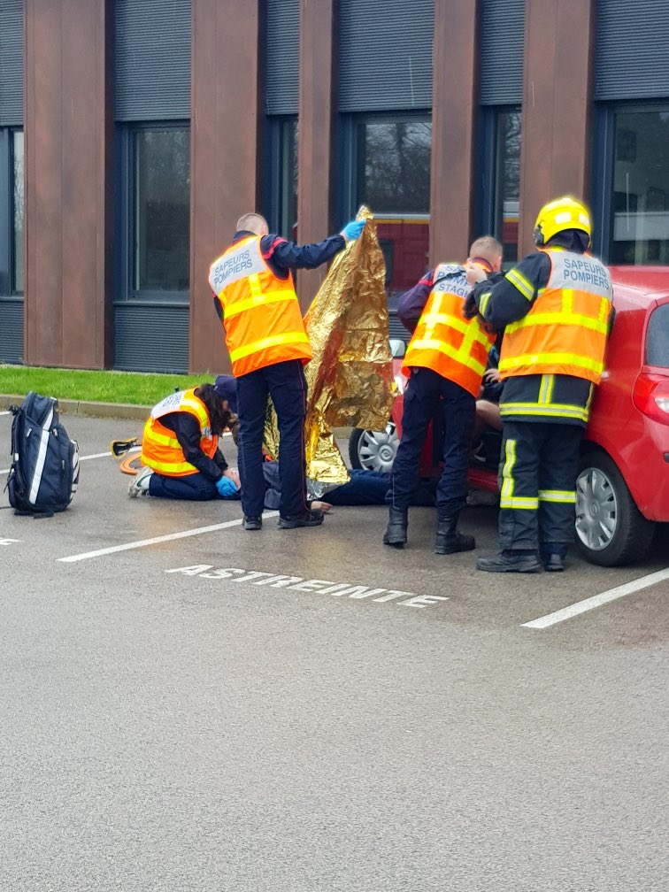Région académique Bourgogne-Franche-Comté (@ra_bfc) on Twitter photo Pendant les vacances de printemps, le <a href="/snujemengage/">Service national universel</a> se déploie dans la <a href="/RA_BFC/">Région académique Bourgogne-Franche-Comté</a>.
Cet après-midi, la Rectrice <a href="/NathalieAlber15/">Nathalie Albert-Moretti</a> est allée à la rencontre des jeunes volontaires et des encadrants du centre #SNU du Jura. Observation de l’activité « secours routier » avec <a href="/SDIS39/">SDIS du Jura</a> Pendant les vacances de printemps, le <a href="/snujemengage/">Service national universel</a> se déploie dans la <a href="/RA_BFC/">Région académique Bourgogne-Franche-Comté</a>.
Cet après-midi, la Rectrice <a href="/NathalieAlber15/">Nathalie Albert-Moretti</a> est allée à la rencontre des jeunes volontaires et des encadrants du centre #SNU du Jura. Observation de l’activité « secours routier » avec <a href="/SDIS39/">SDIS du Jura</a>