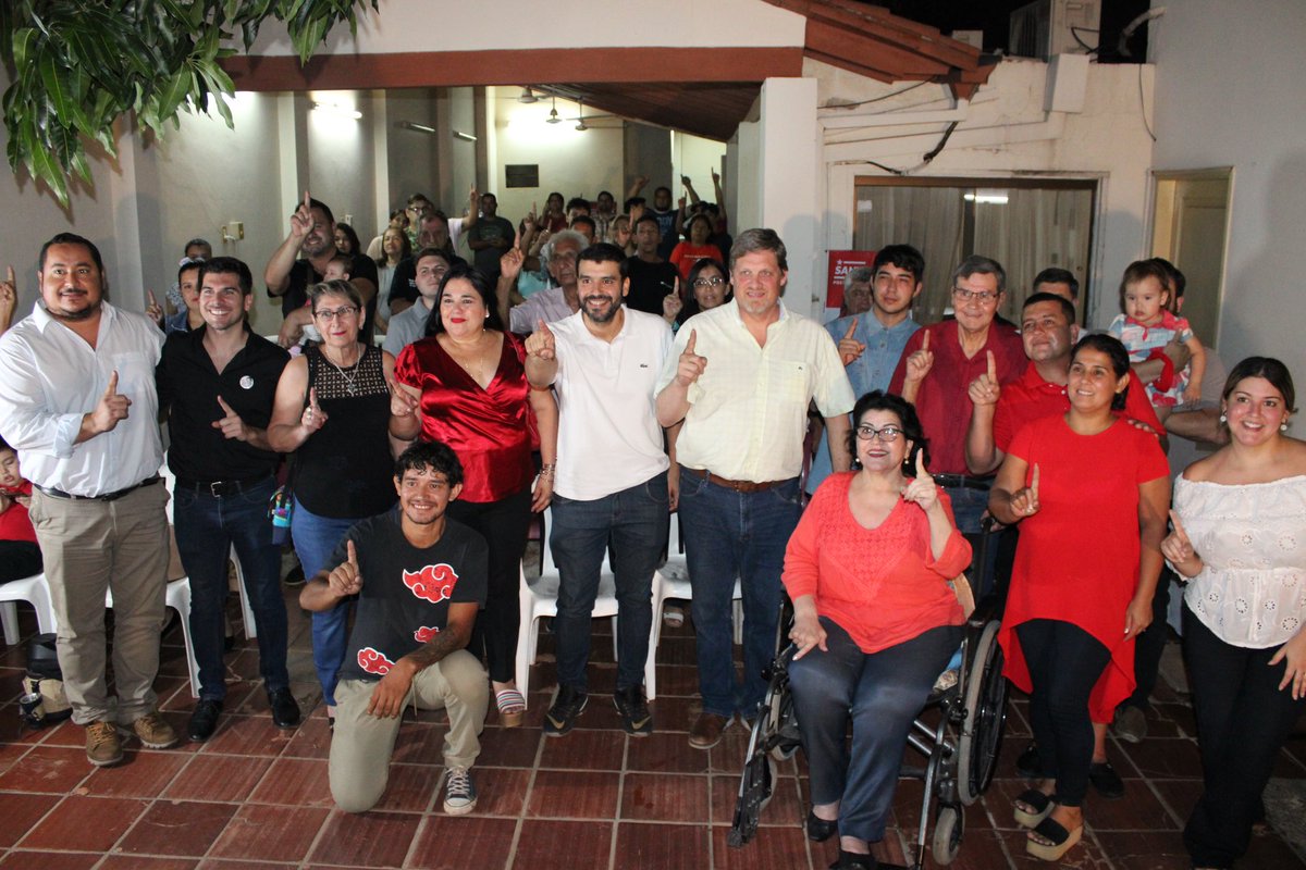 Nataliciochase1's tweet photo. En Vista Alegre #Capital la victoria de este equipo está asegurada con el querido Ángel Riquelme comandando las actividades. Planificamos estas últimas semanas y coincidimos en la importancia de que el 30 de abril lleguemos organizados para el control voto a voto.

#ParaVolverACreerPy 🇵🇾
#NatalicioChaseSenador 
#Lista1 #Opcion16
#SantiPeñaPresidente