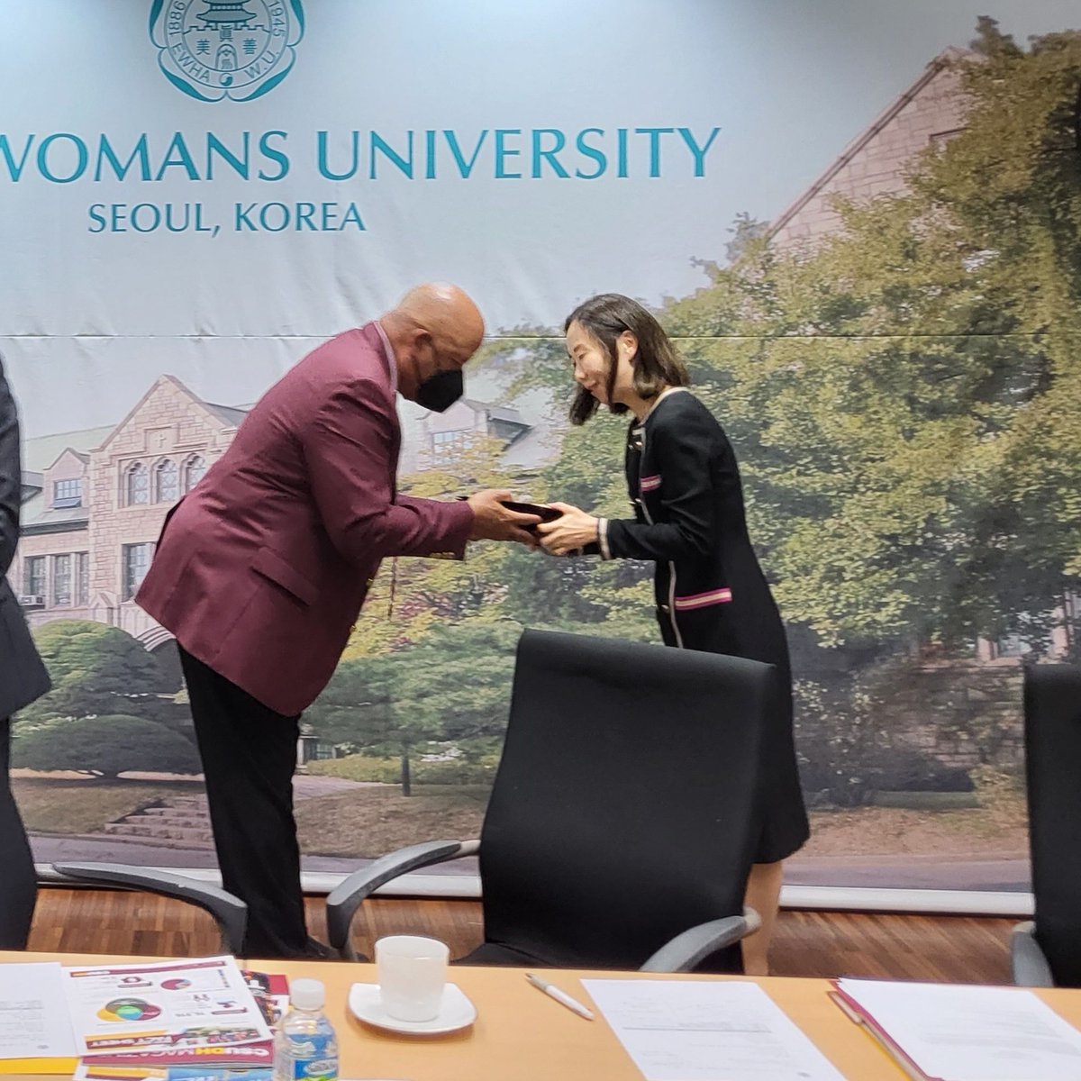 CSUDHPrezParham's tweet photo. I'm honored to have been able to visit the @EwhaWomansUniv in Seoul, South Korea recently. We are building strong bonds between universities across the globe! https://t.co/X9tk5zctgL