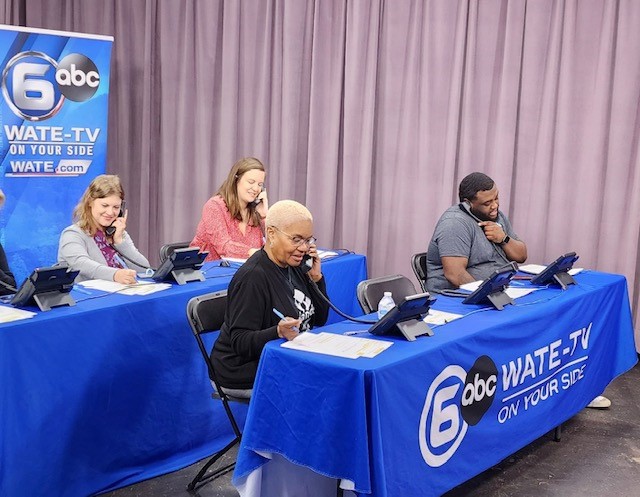educateknox's tweet photo. You still have time to donate to the @6News Project GRAD Telethon!
Visit https://t.co/LlKbCJCWRj or call 865-582-4985 now! https://t.co/Zu9siLhCAG