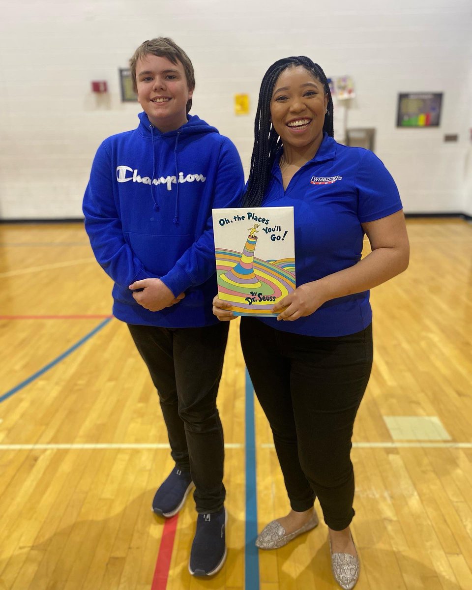 ShelbeyRoberts's tweet photo. Readers are leaders!💙📚 Thank you to the Pleasant Valley Panthers for inviting me to speak at your reading assembly today! These 4th through 8th graders were exceptionally attentive as we talked about books we’ve enjoyed and the way reading plays a role in our lives! #CIProud https://t.co/Km0bsInpYR